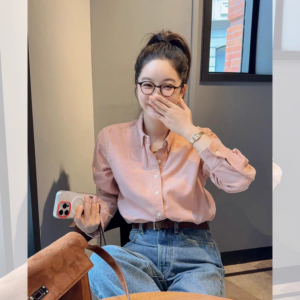 Has been opened directly to take white -collar philosophical shirt retro commute wind lapel lapel corduroy female